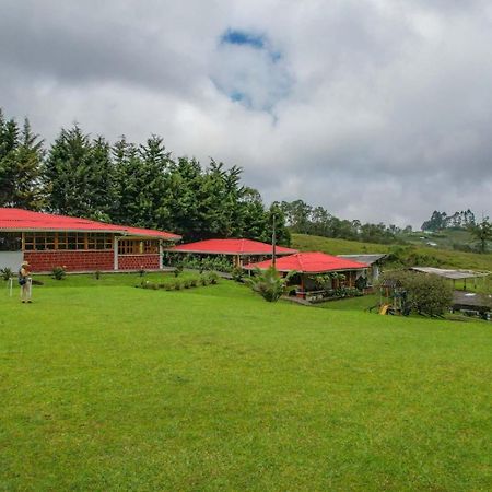 Finca La Toscana Hotel Pereira Exterior photo